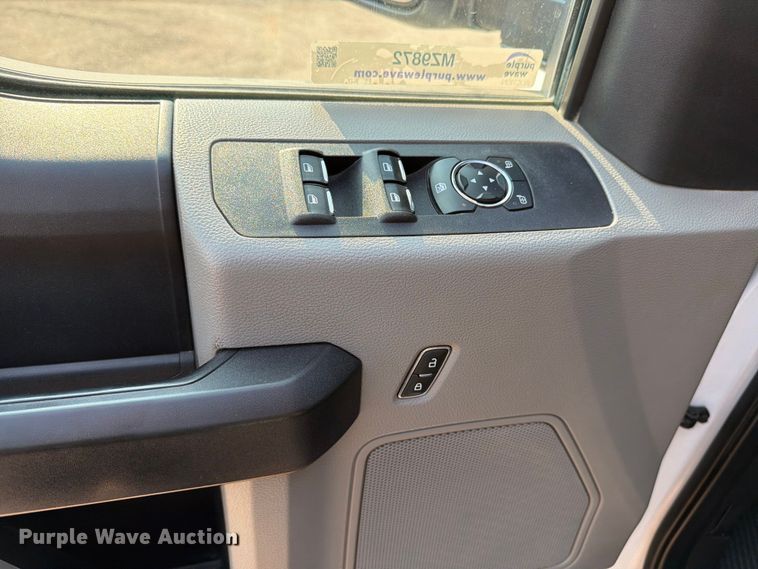 image for item MZ9872 2021 Ford F250 Super Duty XLT Ext. Cab pickup truck