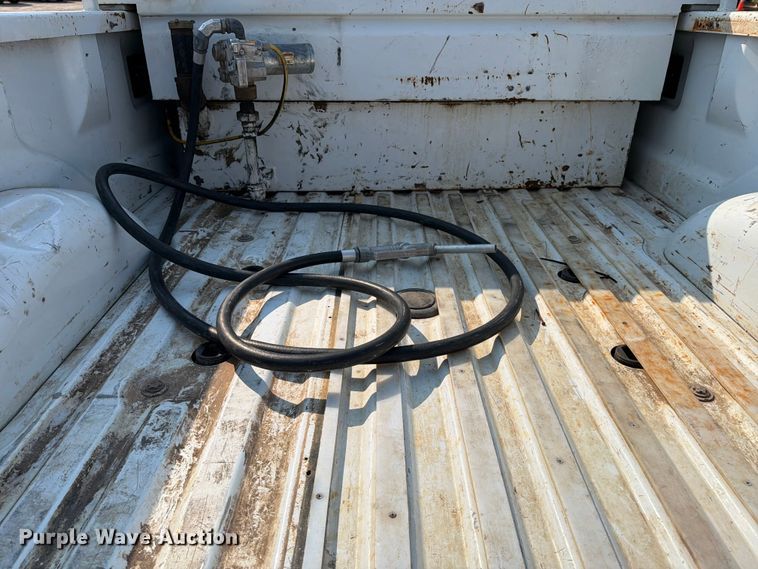 image for item MZ9873 2023 Ford F250 Super Duty XL Crew Cab pickup truck