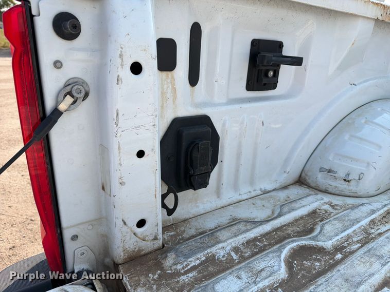 image for item MZ9873 2023 Ford F250 Super Duty XL Crew Cab pickup truck