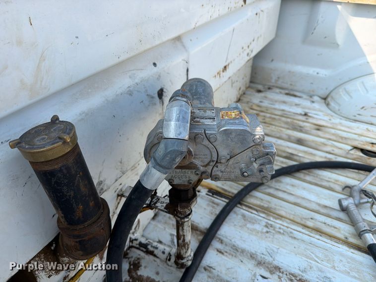 image for item MZ9873 2023 Ford F250 Super Duty XL Crew Cab pickup truck