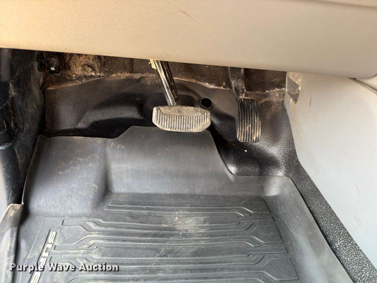 image for item MZ9873 2023 Ford F250 Super Duty XL Crew Cab pickup truck