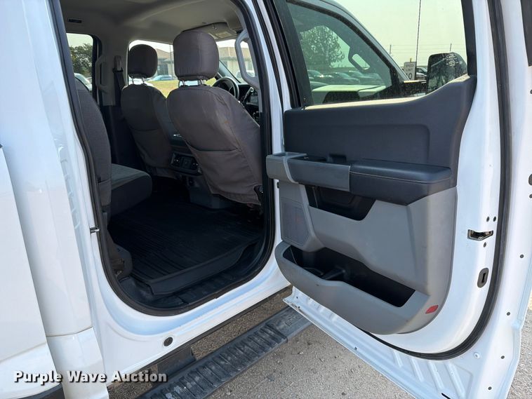 image for item MZ9873 2023 Ford F250 Super Duty XL Crew Cab pickup truck
