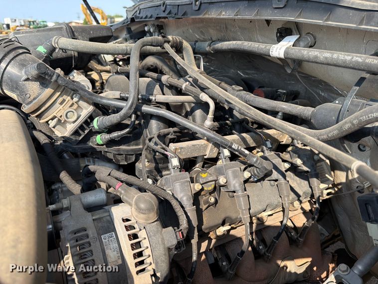 image for item MZ9873 2023 Ford F250 Super Duty XL Crew Cab pickup truck