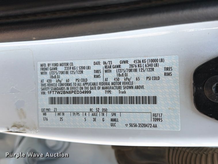 image for item MZ9873 2023 Ford F250 Super Duty XL Crew Cab pickup truck