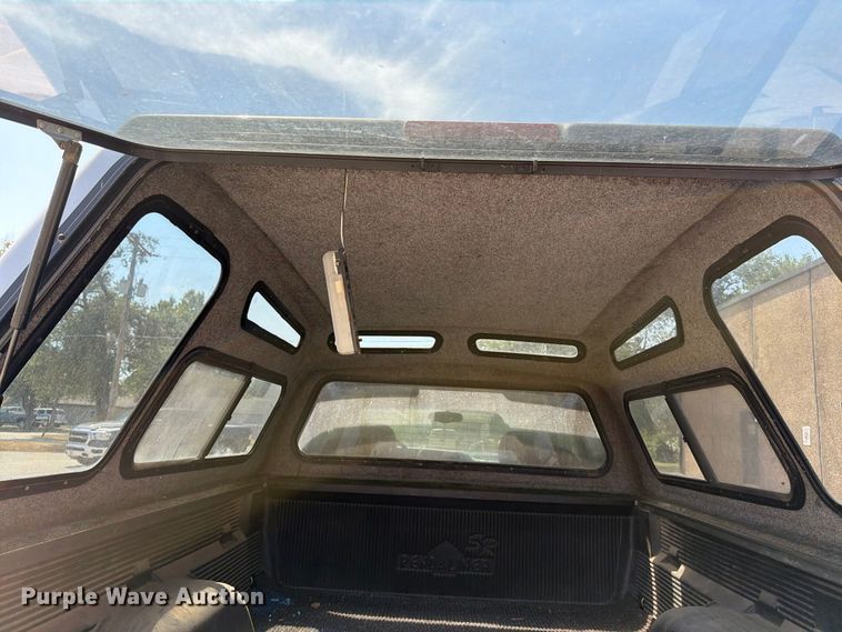 image for item MZ9889 2000 Chevrolet Silverado 1500 Ext. Cab pickup truck