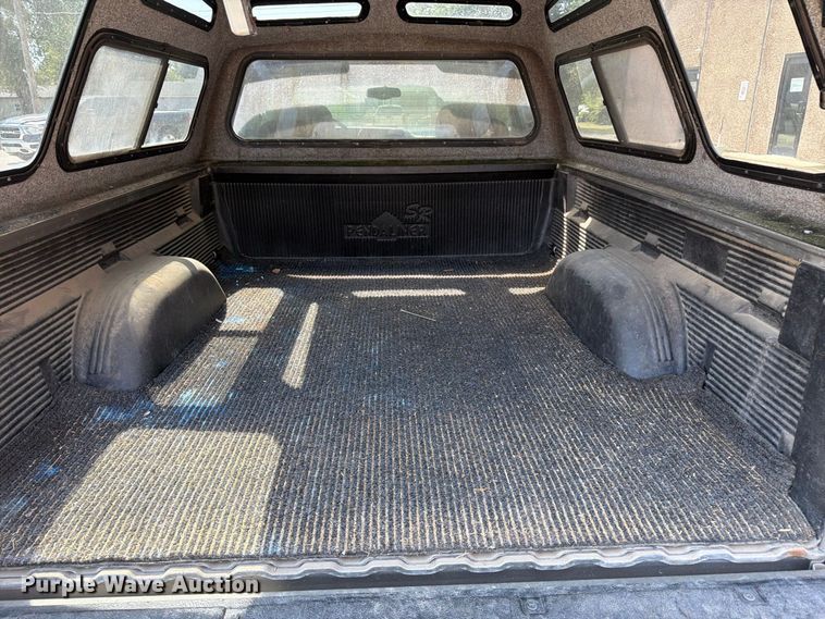 image for item MZ9889 2000 Chevrolet Silverado 1500 Ext. Cab pickup truck