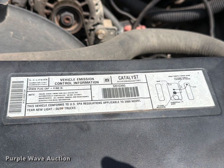 image for item MZ9889 2000 Chevrolet Silverado 1500 Ext. Cab pickup truck