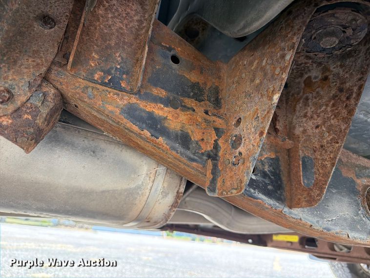 image for item MZ9889 2000 Chevrolet Silverado 1500 Ext. Cab pickup truck