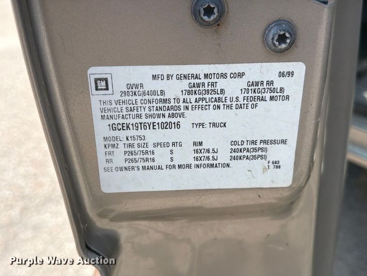 image for item MZ9889 2000 Chevrolet Silverado 1500 Ext. Cab pickup truck