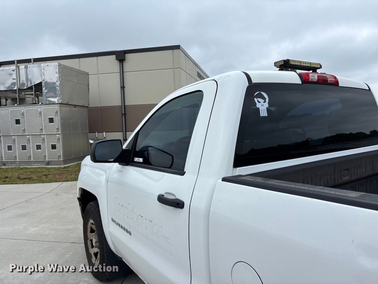 image for item NM9892 2014 Chevrolet Silverado 1500 pickup truck