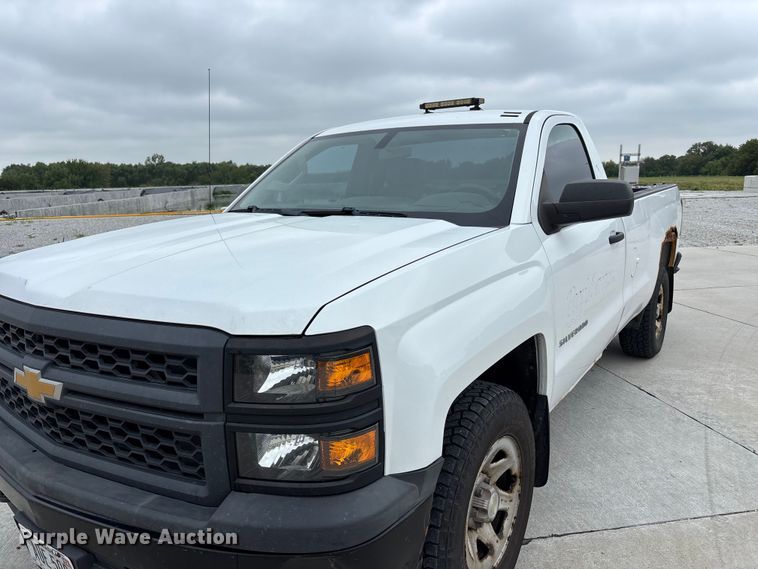 image for item NM9892 2014 Chevrolet Silverado 1500 pickup truck