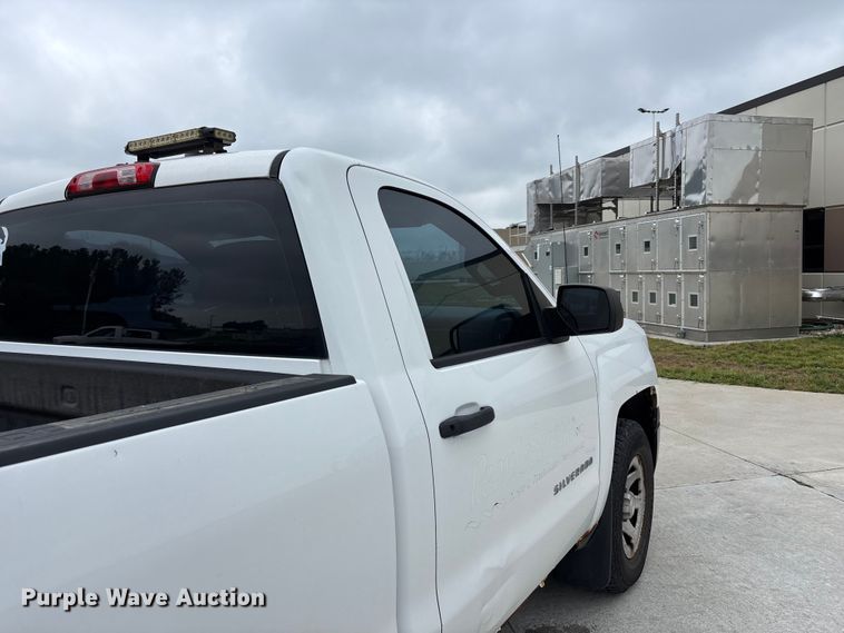 image for item NM9892 2014 Chevrolet Silverado 1500 pickup truck