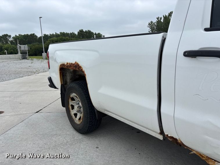 image for item NM9892 2014 Chevrolet Silverado 1500 pickup truck