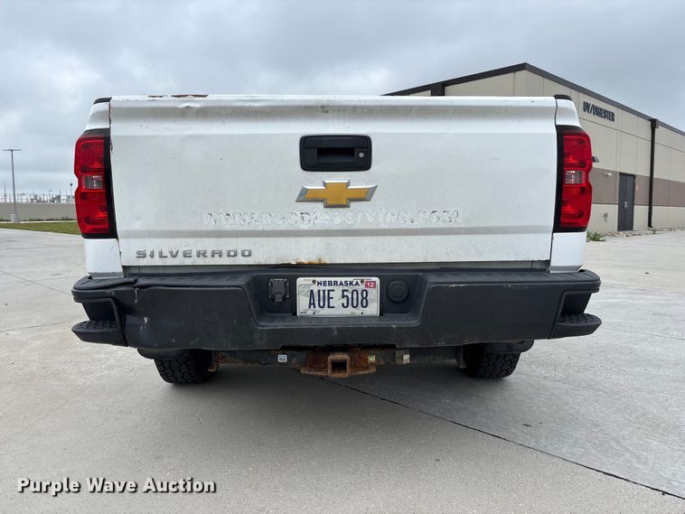 image for item NM9892 2014 Chevrolet Silverado 1500 pickup truck