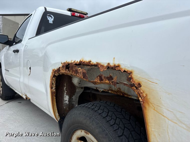 image for item NM9892 2014 Chevrolet Silverado 1500 pickup truck