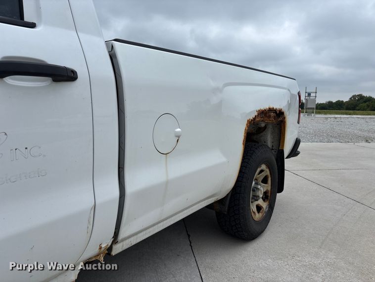 image for item NM9892 2014 Chevrolet Silverado 1500 pickup truck