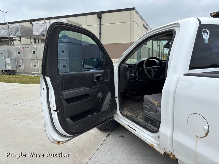 image for item NM9892 2014 Chevrolet Silverado 1500 pickup truck