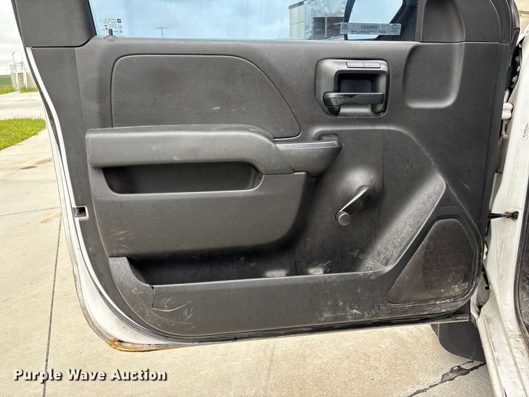 image for item NM9892 2014 Chevrolet Silverado 1500 pickup truck