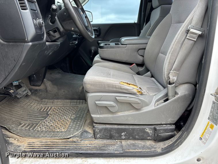 image for item NM9892 2014 Chevrolet Silverado 1500 pickup truck