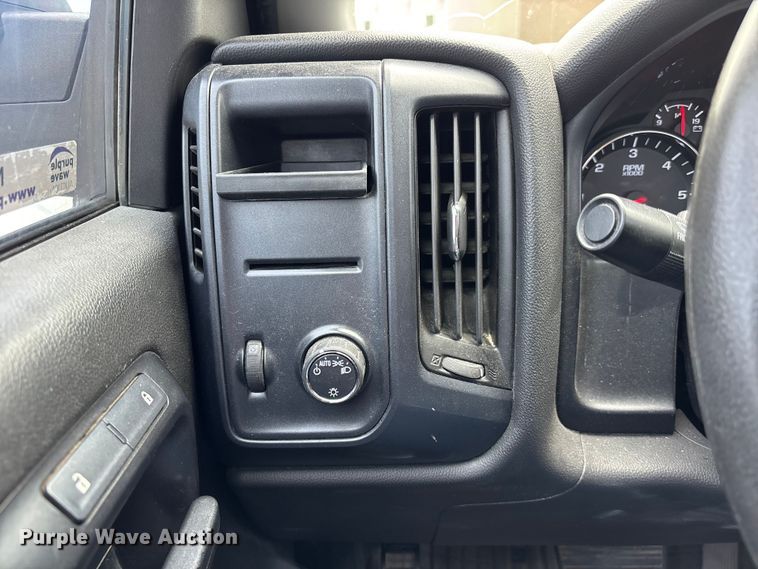 image for item NM9892 2014 Chevrolet Silverado 1500 pickup truck