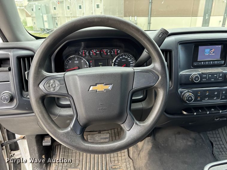 image for item NM9892 2014 Chevrolet Silverado 1500 pickup truck