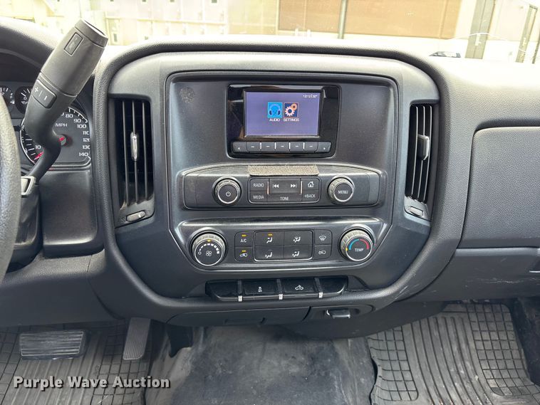image for item NM9892 2014 Chevrolet Silverado 1500 pickup truck