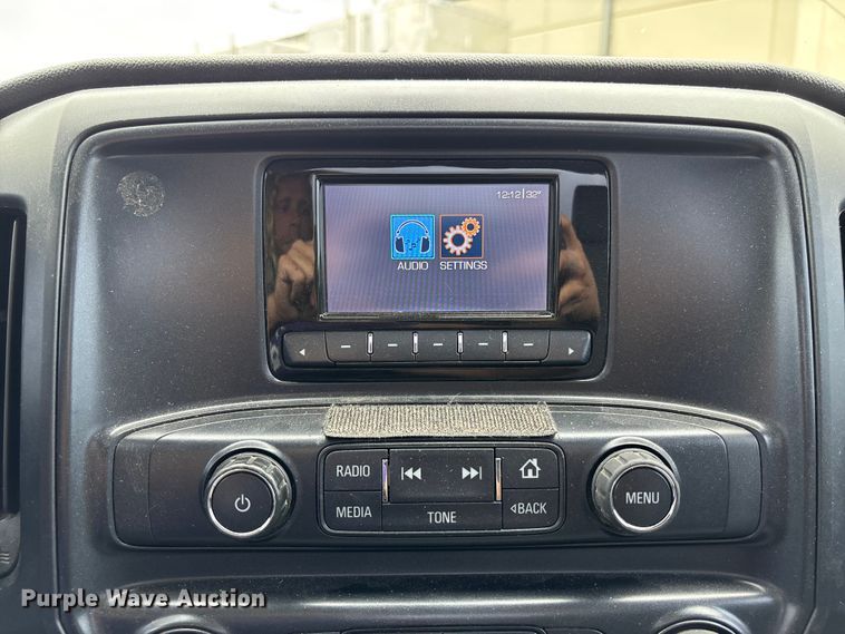 image for item NM9892 2014 Chevrolet Silverado 1500 pickup truck