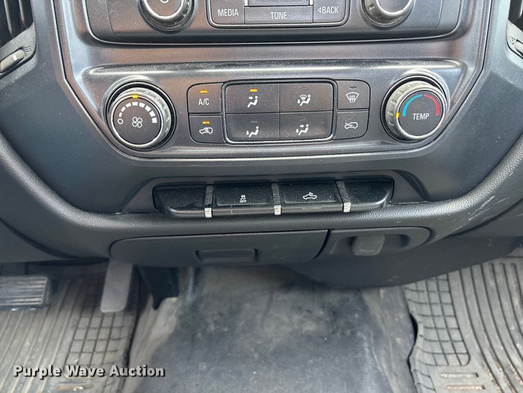 image for item NM9892 2014 Chevrolet Silverado 1500 pickup truck