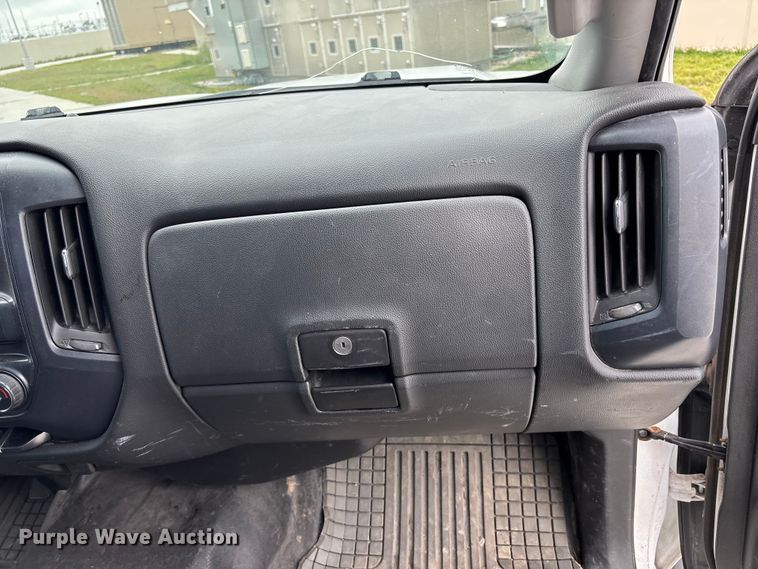 image for item NM9892 2014 Chevrolet Silverado 1500 pickup truck