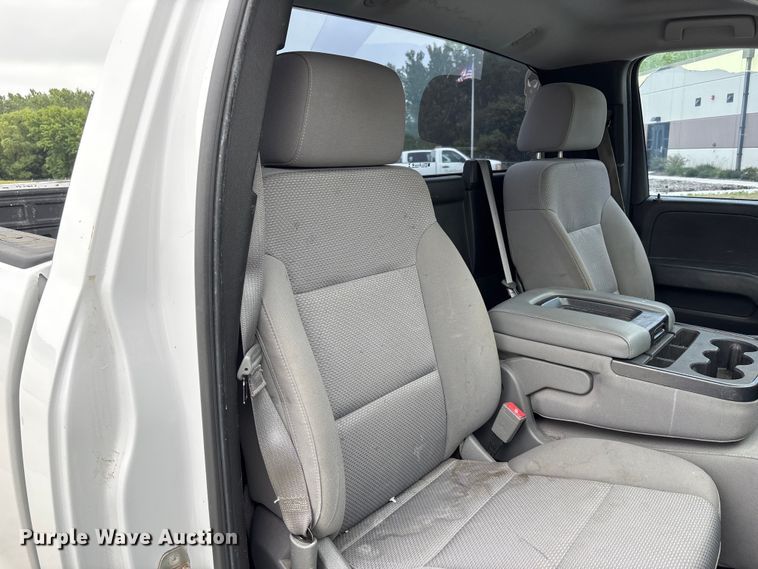 image for item NM9892 2014 Chevrolet Silverado 1500 pickup truck