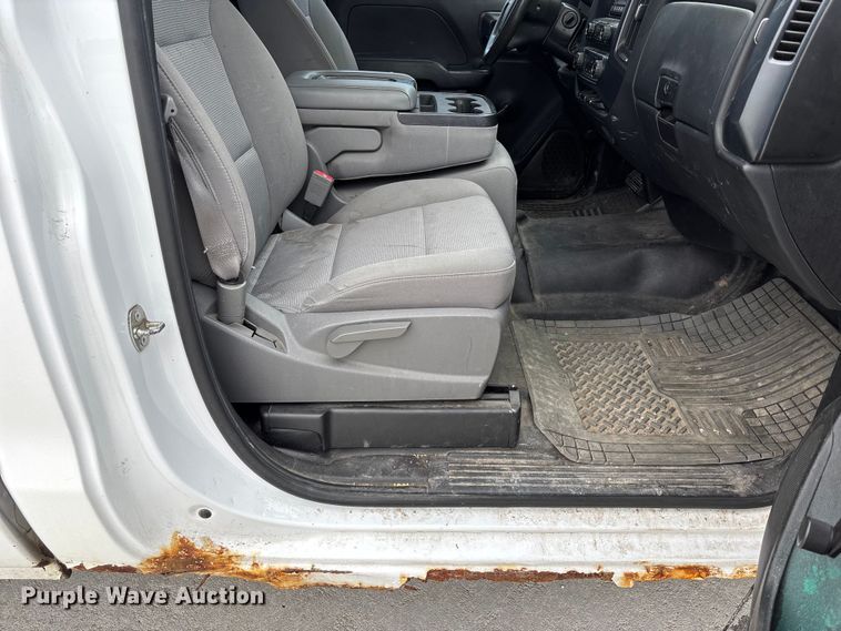 image for item NM9892 2014 Chevrolet Silverado 1500 pickup truck
