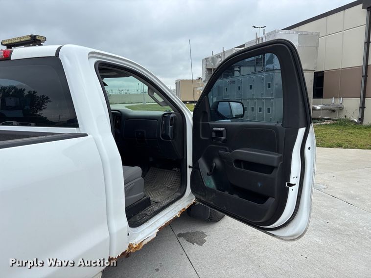 image for item NM9892 2014 Chevrolet Silverado 1500 pickup truck