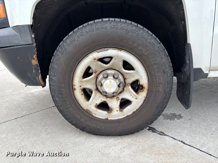 image for item NM9892 2014 Chevrolet Silverado 1500 pickup truck