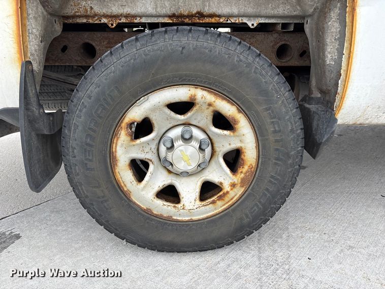 image for item NM9892 2014 Chevrolet Silverado 1500 pickup truck