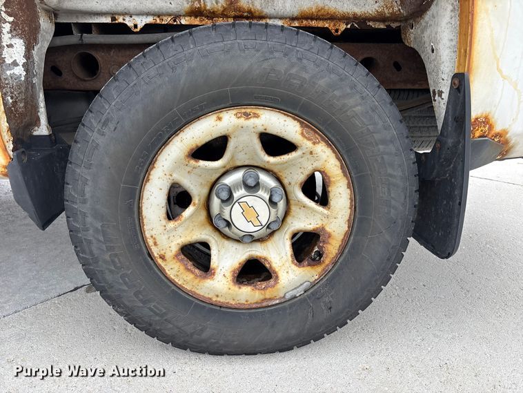 image for item NM9892 2014 Chevrolet Silverado 1500 pickup truck
