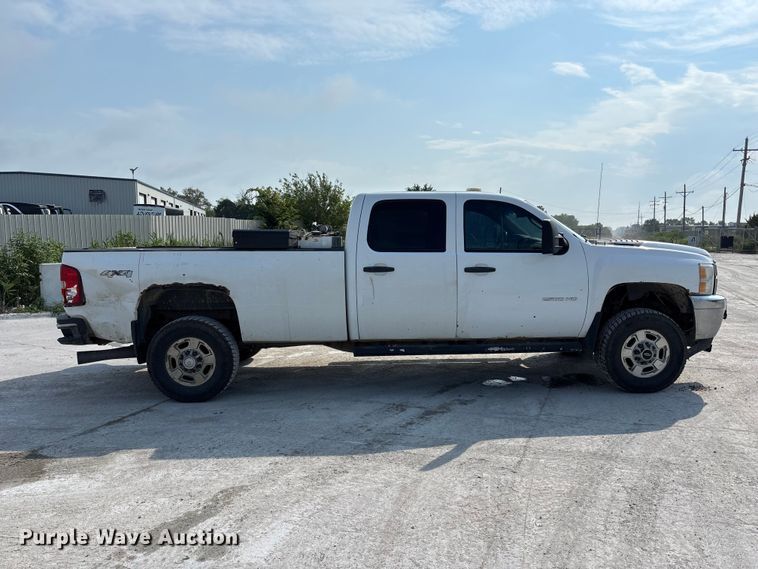 image for item NM9916 2014 Chevrolet Silverado 2500HD Crew Cab pickup truck