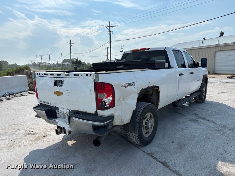 image for item NM9916 2014 Chevrolet Silverado 2500HD Crew Cab pickup truck