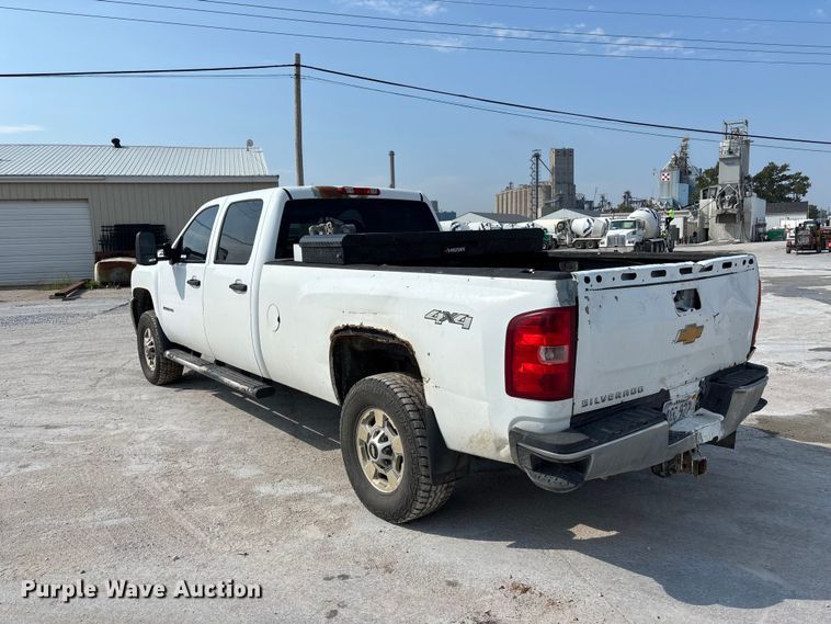 image for item NM9916 2014 Chevrolet Silverado 2500HD Crew Cab pickup truck