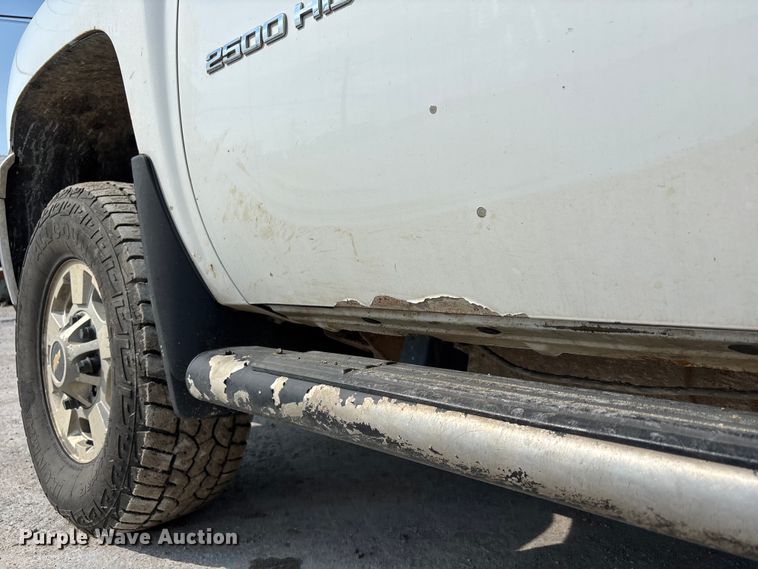 image for item NM9916 2014 Chevrolet Silverado 2500HD Crew Cab pickup truck