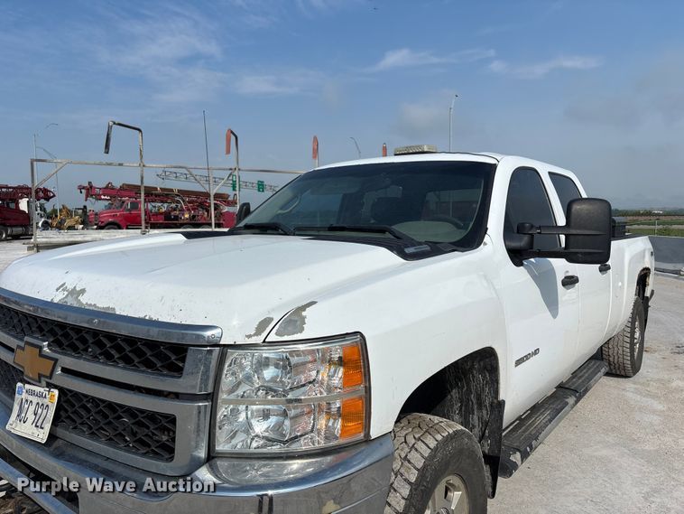 image for item NM9916 2014 Chevrolet Silverado 2500HD Crew Cab pickup truck