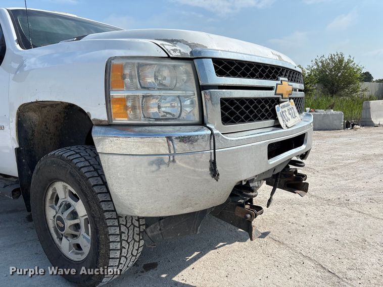 image for item NM9916 2014 Chevrolet Silverado 2500HD Crew Cab pickup truck