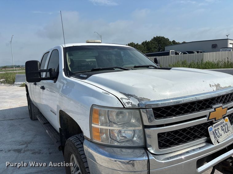 image for item NM9916 2014 Chevrolet Silverado 2500HD Crew Cab pickup truck