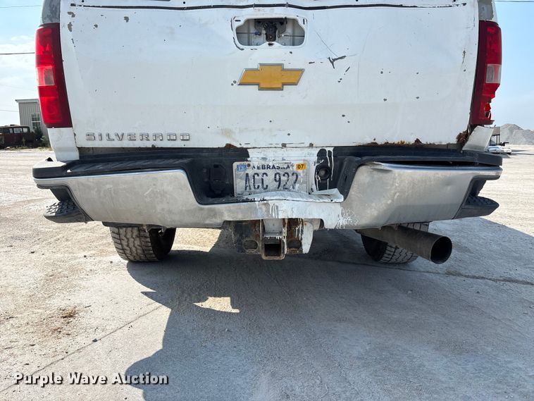 image for item NM9916 2014 Chevrolet Silverado 2500HD Crew Cab pickup truck