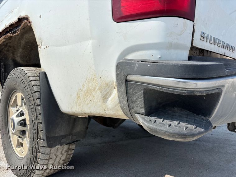 image for item NM9916 2014 Chevrolet Silverado 2500HD Crew Cab pickup truck