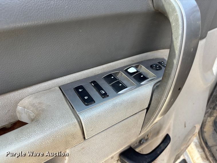 image for item NM9916 2014 Chevrolet Silverado 2500HD Crew Cab pickup truck
