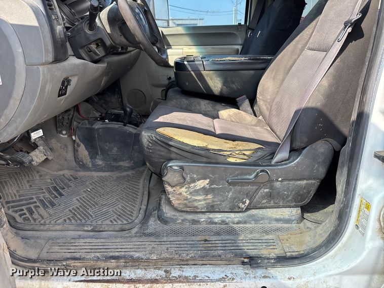 image for item NM9916 2014 Chevrolet Silverado 2500HD Crew Cab pickup truck