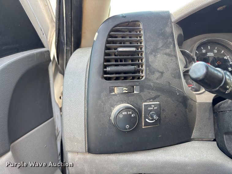 image for item NM9916 2014 Chevrolet Silverado 2500HD Crew Cab pickup truck