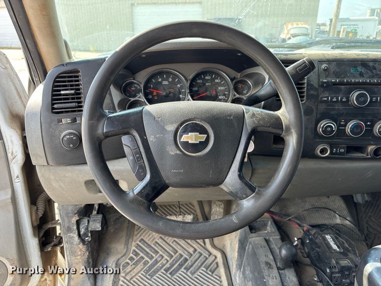 image for item NM9916 2014 Chevrolet Silverado 2500HD Crew Cab pickup truck