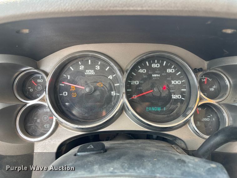 image for item NM9916 2014 Chevrolet Silverado 2500HD Crew Cab pickup truck