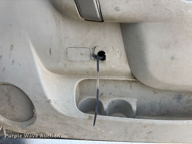 image for item NM9916 2014 Chevrolet Silverado 2500HD Crew Cab pickup truck